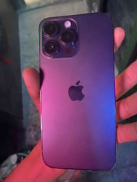 14 برو ماكس  ذاكرة 256 نموذج m  الجهاز مداخل تصليح أبدا  بطاريه ٨٤ كار...