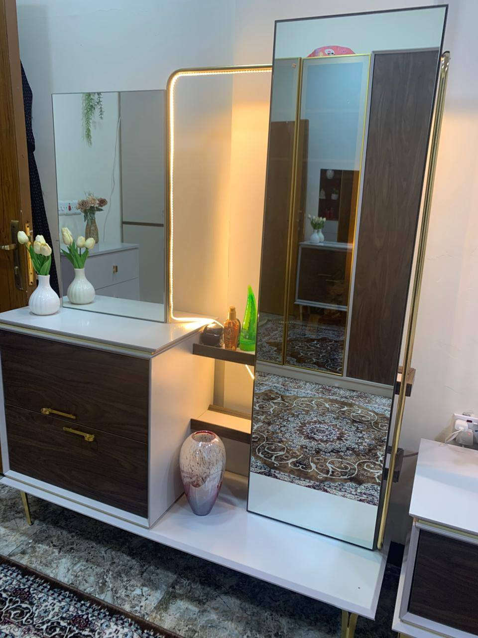 سلام عليكم عندي غرفه جديده صالي شهرين مخذتهه من شركه برونز ضمان ١٠ سنين تركي كاندري مع دوشك هديه


**إذا كنت صاحب هذا الإعلان وتريد حذفه لأي سبب، رجاءا أرسل رسالة إلى الدعم الفني**