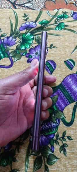 كلكسي s22 اولتراءشرق اوسط خطين الذاكره 256 بدون ملحقات السعر ٥٥٠ فقل غير متواجد عالفيس لمعرفة التفاصيل اتصل *********** مكاني الوركاء السماوا
