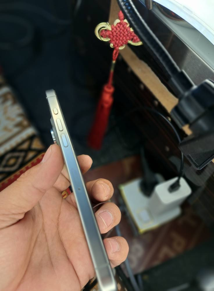 السلام عليكم
شباب آيفون 15برو ماكس شرق أوسط شرط100ب100 النظافة ذاكره 256
بطاريه 97بلاد مشحون 378شرط الفحص
 بايي مكان يعجبك 
استخدام شخصي ع ايدي بحال الوكالة
 السعر مليون و275الف وبي مجال العنوان النجف الرضوية الهاتف ***********
