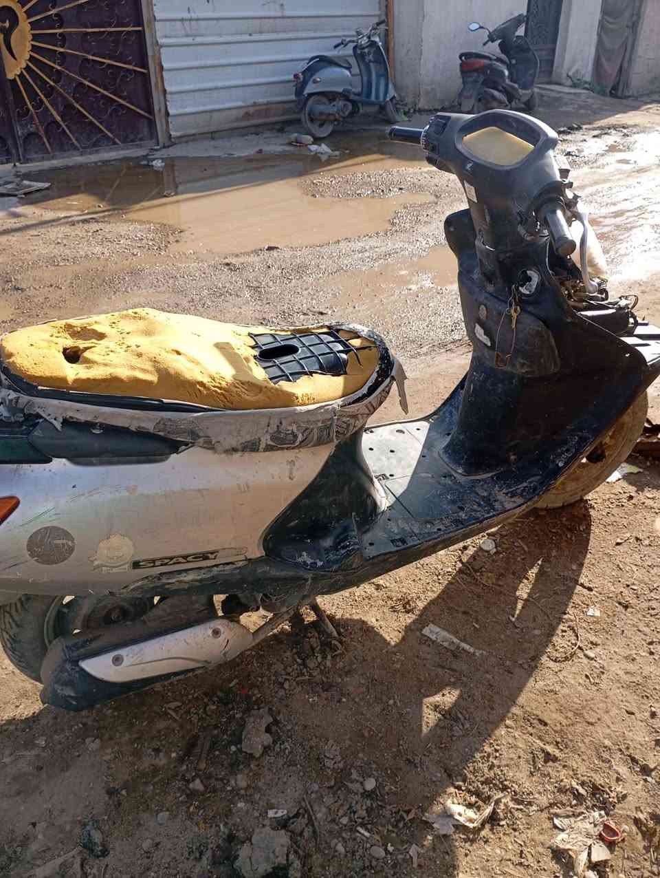 دراجه سبيسي ياباني ابيع كومه حديد نقصه باتري وشوته
تجي تاخذ وتروح مكاني بياع


**إذا كنت صاحب هذا الإعلان وتريد حذفه لأي سبب، رجاءا أرسل رسالة إلى الدعم الفني**