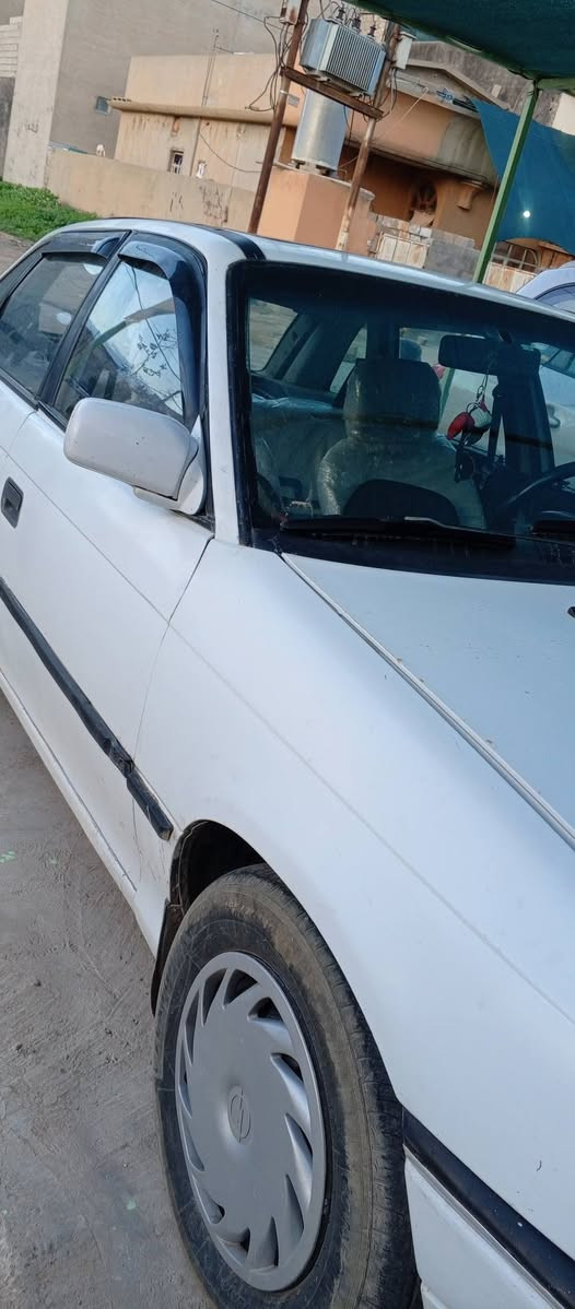 اوبل استرا 1992 محرك 16 گير عادي فتحه سقف سيارة بلادية بدون صبغ بدون حادث  سنوية لي 30 رقم كركوك مشروع وطني السعر 39 وبيها مجال للشراي ***********
