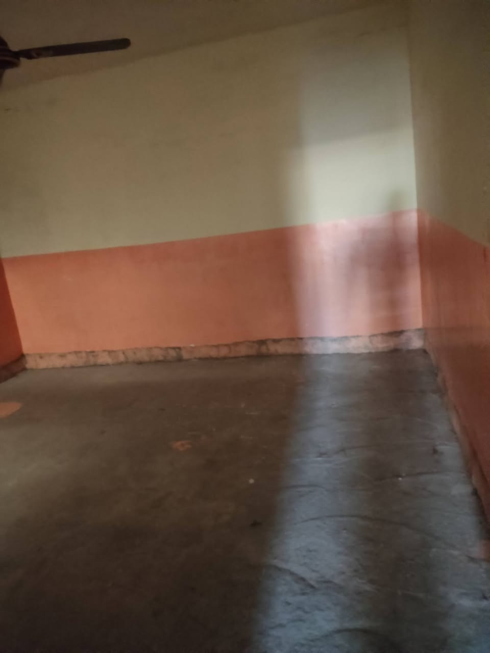 بيت للبيع 100مترزراعي  بحي البتول
شلرع ابو ثلاجات  . منطقه تتوفر ماء+كهرباء للتواصل
على الرقم موبايل***********
