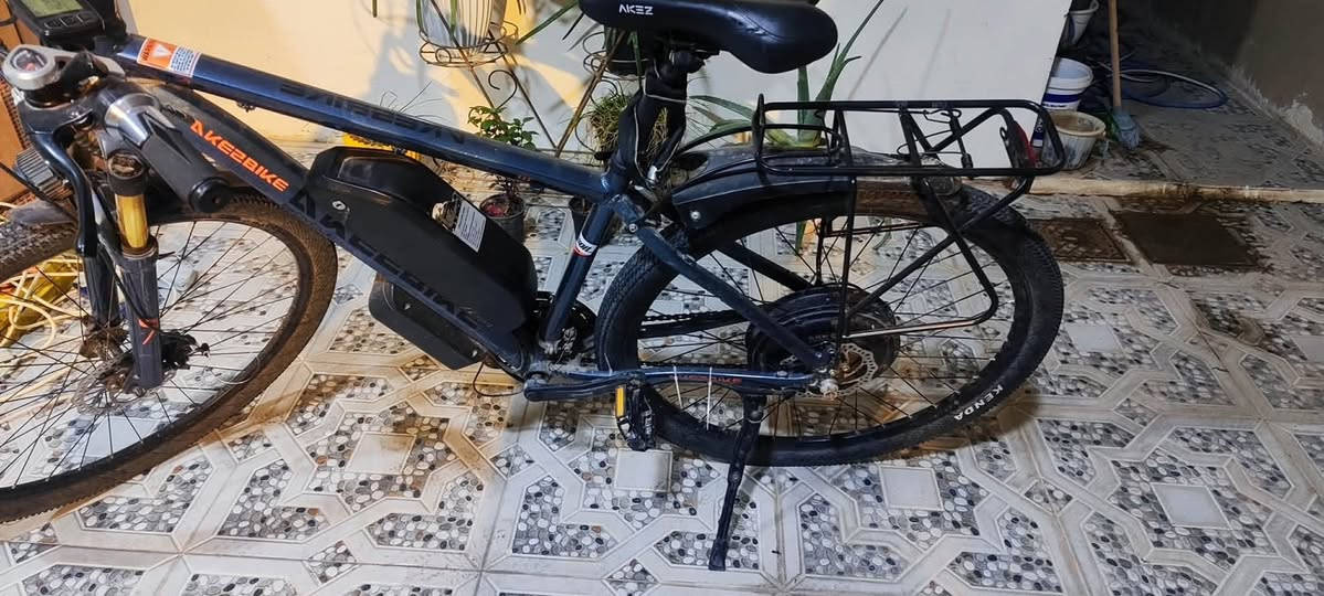 پایسکل شحن بو فروشتن
حجم 29 
مەلفەکەی 1000w
پاتریکەشی 48فولته لیسیومه
13ئمپیره
8مانگ زەمانی ماوه پاتریکەی 
خوی لە ئەسڵدا 35بو 40کیلومتر ئەڕوات بە یەک شەحەن 
حالياً 15بو 20, كيلومتر ئەڕوات بی پایدر 
شوین کەرکوک
نەرخی 450هەزار و مەعملە
الرقم : ***********
