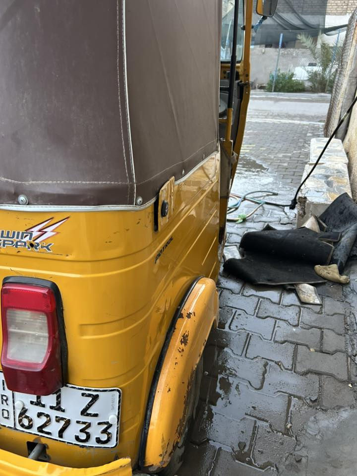 تكتك للبيع 19 شهر 9 رقم وسنويه نكليزي تكتك حلوه 
خير من الله بيها لغد واحد ولباقي مابي قطره معجون
كامله كبل للشارع ربع متصرف عليها السعر 5500 وبيها مجال المكان بغداد جسر ديالى القديم شارع ٧٠
***********
