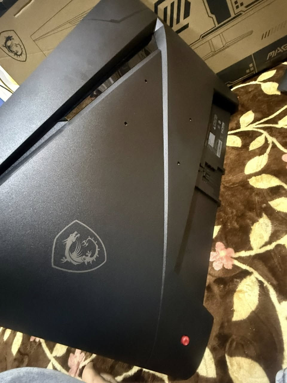 سلام عليكم شاشه من شركه msi مستخدمه اقل شهر ترهم جميع لاجهزة سوني و البيسي بدقه1080 شغل 4k مواصفاته تخبل و حلوه حجمه 27 سعره 200 و بيها مجال مكاني بغداد مدينه صدر تواصل واتساب ‭0774 990 4579‬
