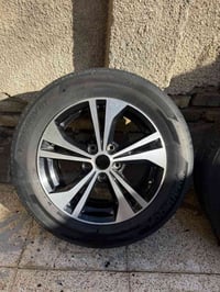 نيسان سنترا ٢٣ • قياس ١٦/٦٠/٢٠٥ • ٣ جنط مع تايرات