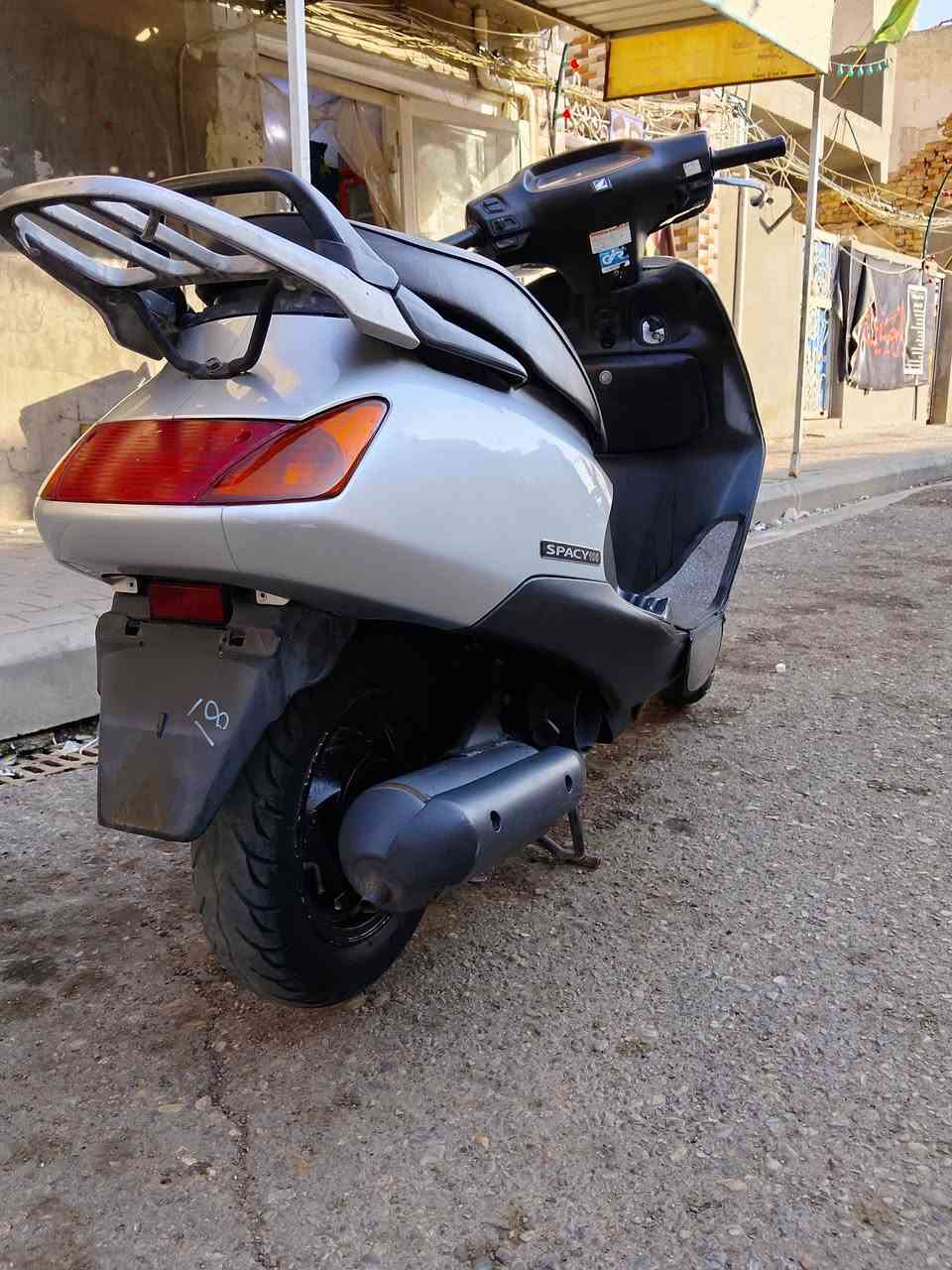 للبيع رنبه مكفوله كفاله عامه صار شهر نازله رنبه ماشيه 8000 دراجه جديده شراي اتصل *********** مكاني كوت شرقيه
