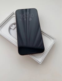 آيفون 16 برو ماكس • بطارية ٩٨% • دورات ٢٣٤