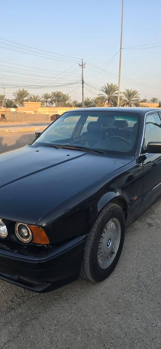 بي أم موديل ٩٣ حجم ٥٢٠ محرك ٢٢٨ موديل حديث كير نفس الموديل صبغ عام ظررها جاملغ يمنه امامي فقط والباقي اثر جراد  رقم انبار تحويل مباشر  كير محرك علفحص..السعر ٥٨ بي مجال..مكانها..الرمادي..للاستفسار ***********
