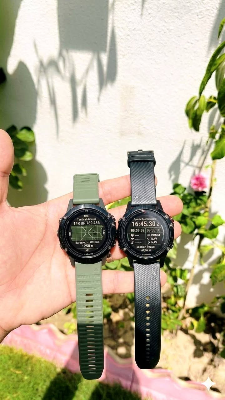 #ساعة Garmin fēnix 5 Sapphire (المحددة في الصورة باللون الأخضر) هي ساعة رياضية ذكية فاخرة مخصصة للمغامرات والأنشطة الرياضية القاسية.تتميز هذه النسخة تحديداً بوجود عدسة ياقوتية (Sapphire) فائقة المقاومة الصدمات، بالإضافة إلى دعم اتصال Wi-Fi لنقل البيانات تلقائياً.🛠️ مواصفات التصميم والشاشةحجم الهيكل: 47 × 47 × 15.5 ملم.الشاشة: مقاس 1.2 بوصة بدقة 240 × 240 بكسل، وهي شاشة ملونة بتقنية (MIP) الواضحة جداً تحت أشعة الشمس المباشرة.المواد: إطار علوي وأزرار وغطاء خلفي من الفولاذ المقاوم للصدأ (Stainless Steel)، مع هيكل من البوليمر المقوى بالألياف لمتانة عالية.مقاومة الماء: تصنيف 10 ATM (مقاومة للماء حتى عمق 100 متر)، مما يجعلها مناسبة للسباحة والغوص السطحي.الأحزمة: تدعم نظام الأحزمة سريعة التبديل (QuickFit) بمقاس 22 ملم.🔋 أداء عمر البطاريةوضع الساعة الذكية: يصل إلى 14 يوماً.وضع الملاحة (GPS): يصل إلى 24 ساعة متواصلة.وضع توفير الطاقة (UltraTrac): يصل إلى 60 ساعة (بدون تتبع نبضات القلب المستمر).📡 المستشعرات والتتبع الذكيالملاحة: تدعم أنظمة الأقمار الصناعية المزدوجة GPS و GLONASS لتحديد المواقع بدقة عالية في البيئات الصعبة.المستشعرات الداخلية: بوصلة ثلاثية المحاور، جيروسكوب، ومقياس ارتفاع بارومتري (مستشعرات ABC لرحلات الجبال).قياس نبضات القلب: مستشعر (Elevate) مدمج أسفل الساعة لقياس ضربات القلب من المعصم على مدار الساعة بدقة.🏃‍♂️ الميزات الرياضية والذكيةملفات رياضية مدمجة: تدعم تتبع الجري، ركوب الدراجات، السباحة، التزلج، الجولف، والمشي لمسافات طويلة (Hiking).أدوات الأداء المتقدمة: قياس مجهود التدريب، وحالة اللياقة البدنية (VO2 max)، ووقت الاستشفاء.الاشعارات الذكية: استقبال التنبيهات، الرسائل، والمكالمات الواردة عند ربطها بالهاتف الذكي (عبر تطبيق Garmin 
🌹تدعم الموسيقى 

🌹تدعم خرائط العراق 

🌹تدعم شعارات الاتصال والرسائل عربي 

🌹السعر 180 الف


**إذا كنت صاحب هذا الإعلان وتريد حذفه لأي سبب، رجاءا أرسل رسالة إلى الدعم الفني**