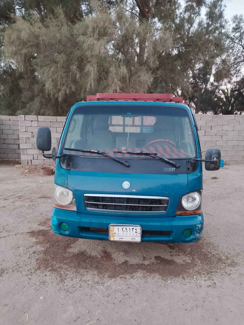 كيا ام عيون 2002
مكينه گير جدد
اكسن وشاصي كفاله بيه زنجارات بصيطه
تايرات نص عمر

المكان الديوانيه
65 وبيه مجال
***********
