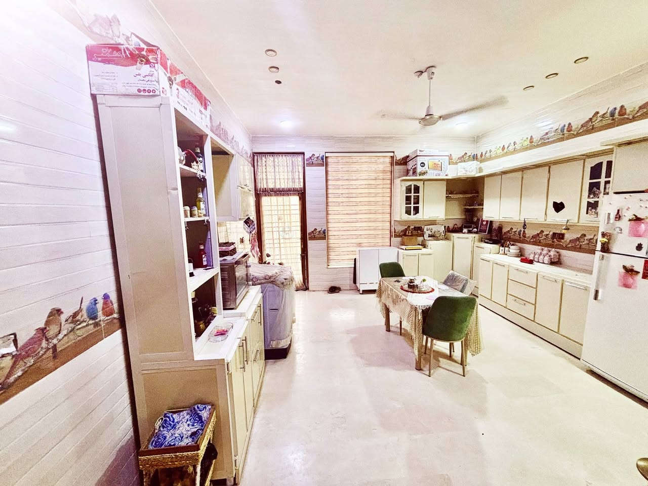 الهم صلي على محمد وآل محمد 
بيت للبيع بالسياسيين فوول مواصفات المساحة ٢٥٠ متر 
ملاحظه البيت مطلوب إسكان 
الاستفسار الاتصال
***********
