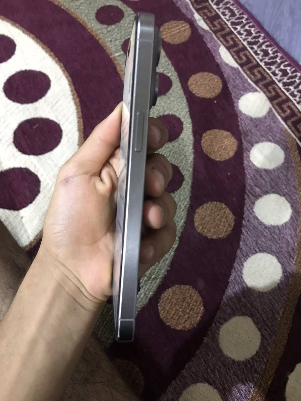 سلام عليكم ايفون للبيع ايفون 15برو ماكس الجهاز نضيف حيل مبدل شاشه اصليه وبطاريه ٨٠:والضهر مكسور بس ماعليه شي الحهاز كلش نضيف  ٢٥٦وبي هاي النطه السوده بل شاشه السعر ب ٧٠٠وبي مجال المكان الدولعي الرقم ***********متواجد واتساب
