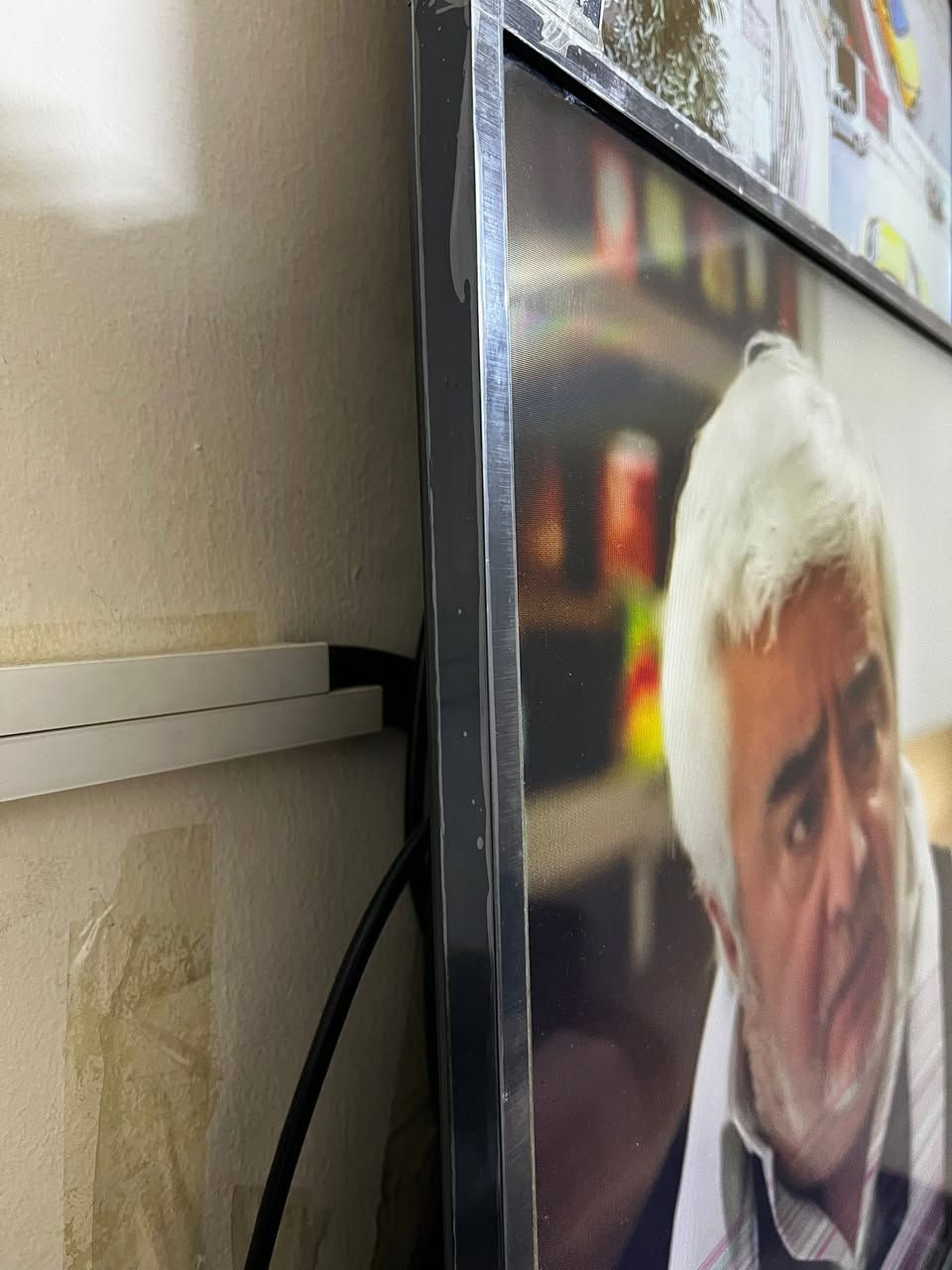 سلام عليكم بلازما ال جي حجم 43 نت فول و+ YouTube  بس بي كسر بل شاشه موضح بل صوره شاشه  شرط النظافه وشرط شهرين مستخدم  بعدها ‏ليلون الشركه بيها قيم السعر بمى يرضى الله  شراي خابر ***********
