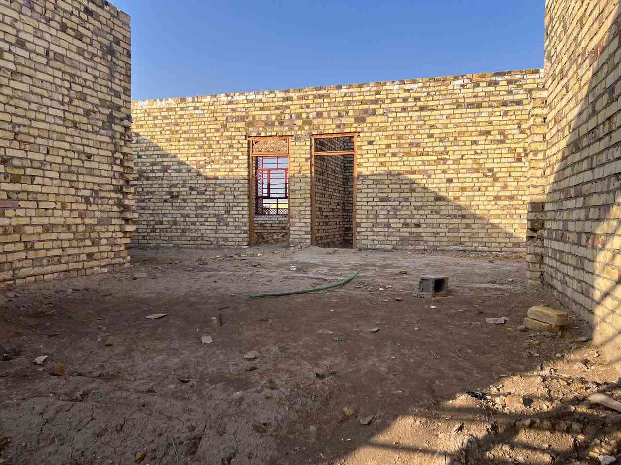 اللهم صلِّ على محمد وآل محمد
بيت للبيع

المساحة: 425 متر

بناء درجة أولى –اقل السنه

بيت كلش مرتب

كافه الخدمات ماء ومجاري بالباب 

مشمول بالتبليط 

موقع قريب السيطره

للاستفسار أكثر:

***********
***********
