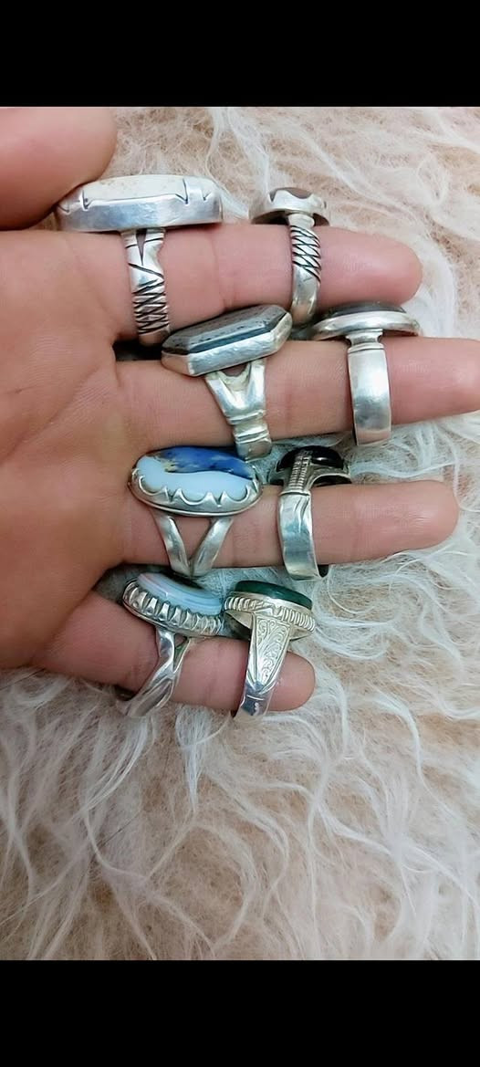 للبيع محابس فضة عراقية 925 شلع العدد 8 قطع الشراي الي على باب الله يستفاد بيهن يراسلني خاص ويتدلل


**إذا كنت صاحب هذا الإعلان وتريد حذفه لأي سبب، رجاءا أرسل رسالة إلى الدعم الفني**