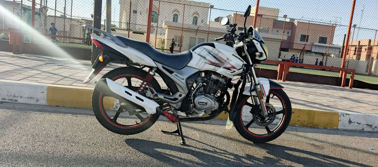 $(بيع دراجه نوع هاوجي عدل)$
دراجه هاوجي موديل 16 مسجل سنويه و لوحان انگليزي تحويل بأقرب وقت ممكن دراجه ناعمه (محرك مفتوح) تجي تجيك وشوف بعينك دراجه متوكفك بطريق من اخذتها لحد الآن موكفتني صارلي اقل سنه من ماخذها
مكانها رمادي 
استفسار 👇 
هـ/*********** (متواجد وتساب)
