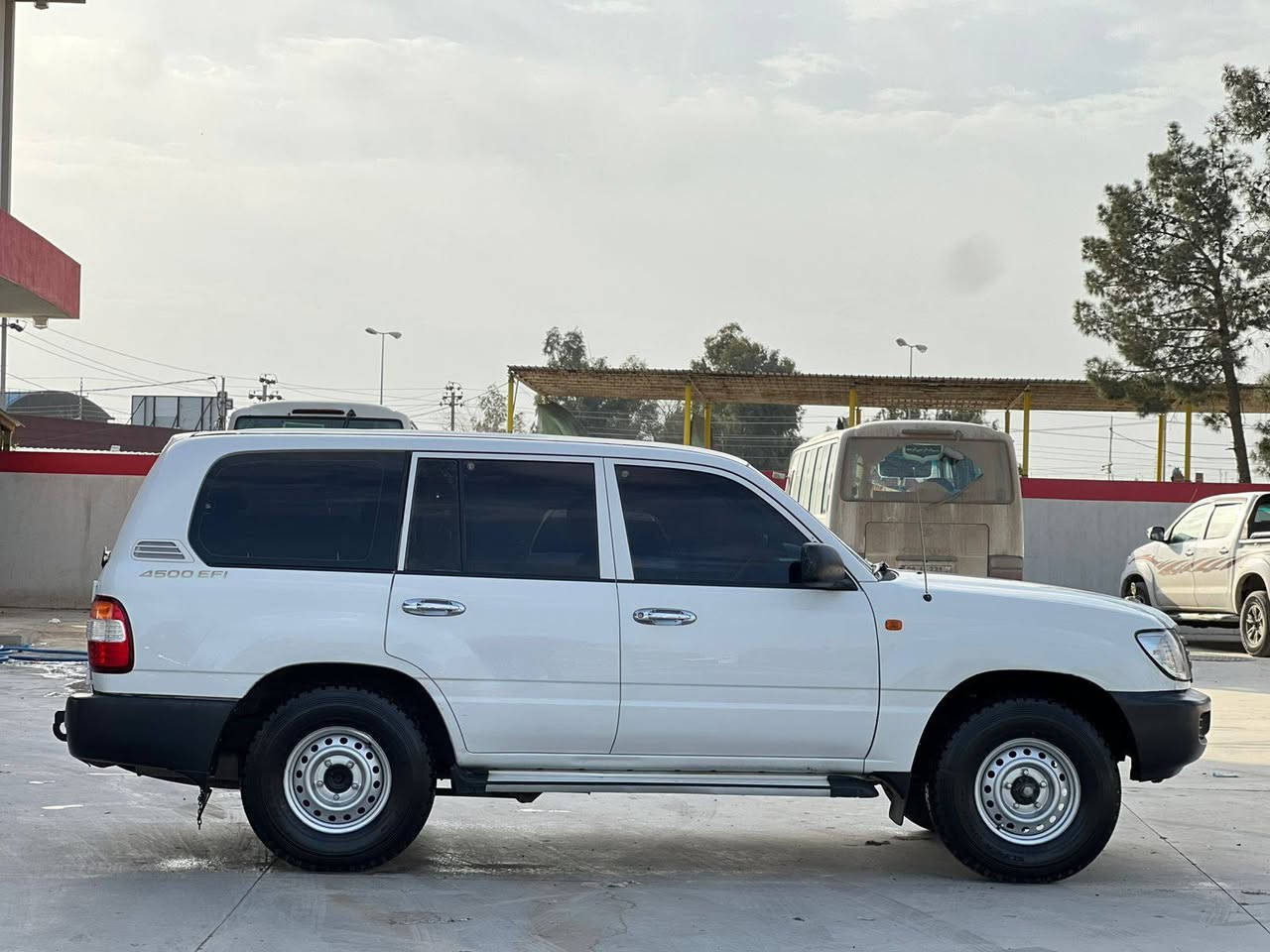 مۆنیکا 2001 تاقانە و دانسقە ١٤٠ گەڵا 
فول عادی G 
ناوی نیە لە حاسیبە بەشەرت 
ڕەقەم سلێمانی سەنەوی تازەیە 
کتابی جام ڕەشی لەگەڵە 
بە ناوی خۆمەوەیە 
٤ تایەی لۆک لۆکی لەسەرە
تاقانە و تایبەتە سەیارەکە 
یەک هەزار مەسرەفی تیا نیە 
گێڕ و مەکینە و ئەکسل و دەبڵ ئەکسلی بەشەرت 
سۆنەرەکەیم داناوە 
لە دەعامی پێشەوە هەتا دواوە بەشەرت 
سعری تەنها 140 گەڵا
***********
*********** 
ئەدمینی دڵ ❤
