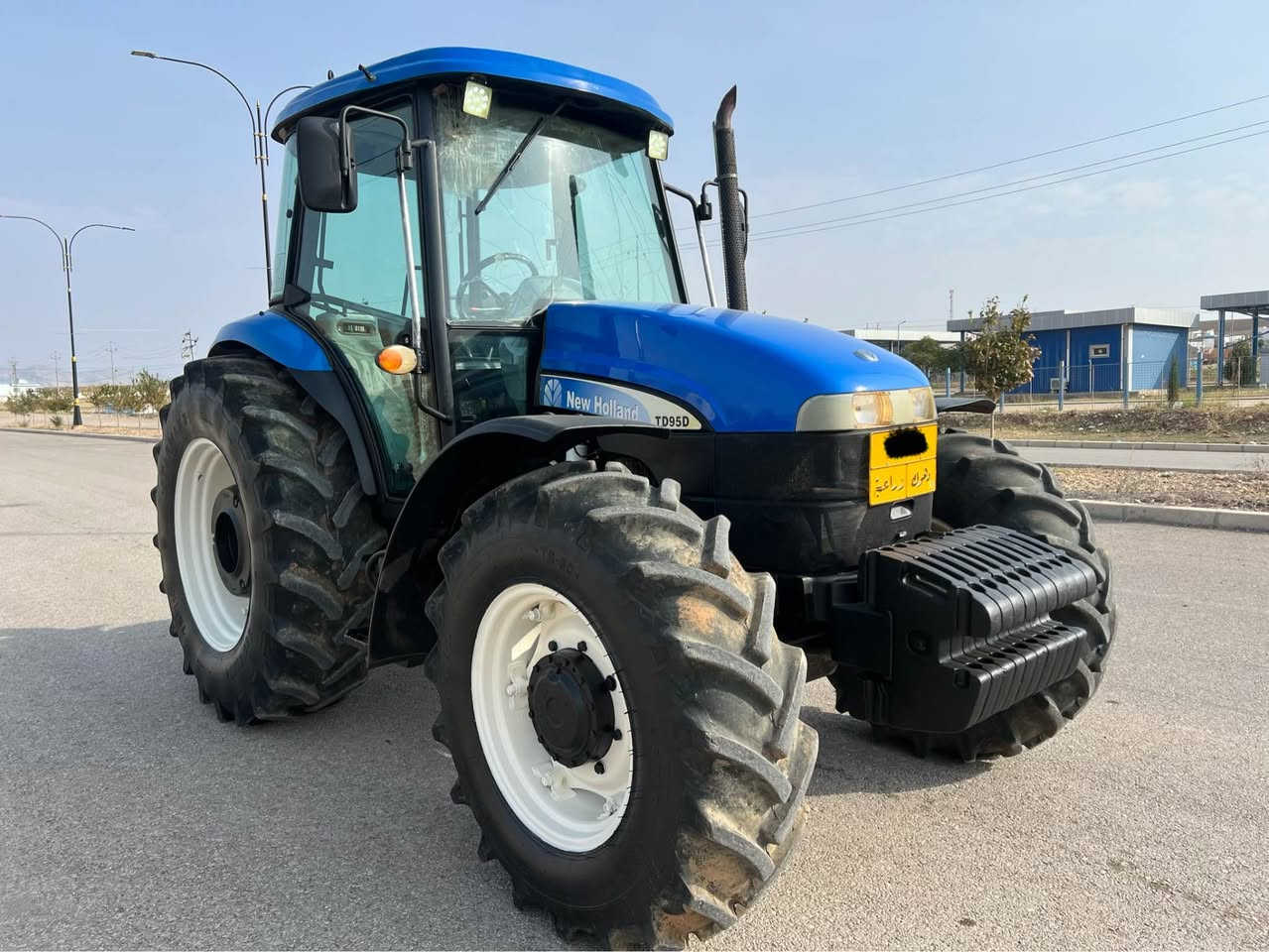 تراکتور نیو هولند مودێل 2009 حجم95 فول عادی، گێڕ و مەکینە و ئەکسل هەموی بەشەرت، بو نرخ پەیوەندی بکە.*********** اكر, نينوى
