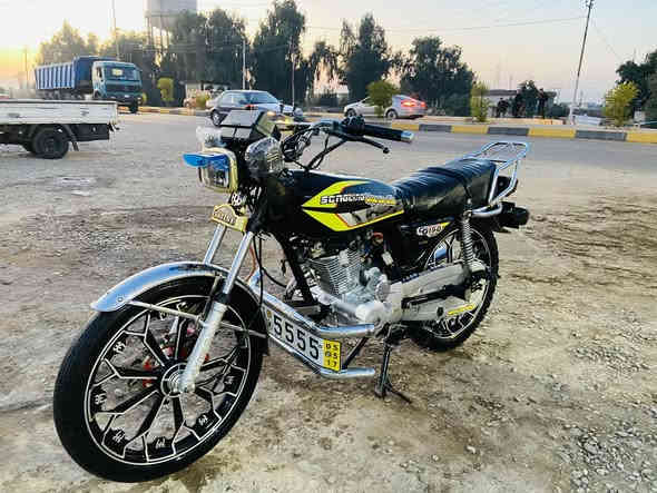 سلام عليكم دراجة سيفان للبيع موديل 24 مكفولة كفالة عامة سعر 650 وبيهة مجال مكان  ناحية سلام العنبكيه اتصل ***********
