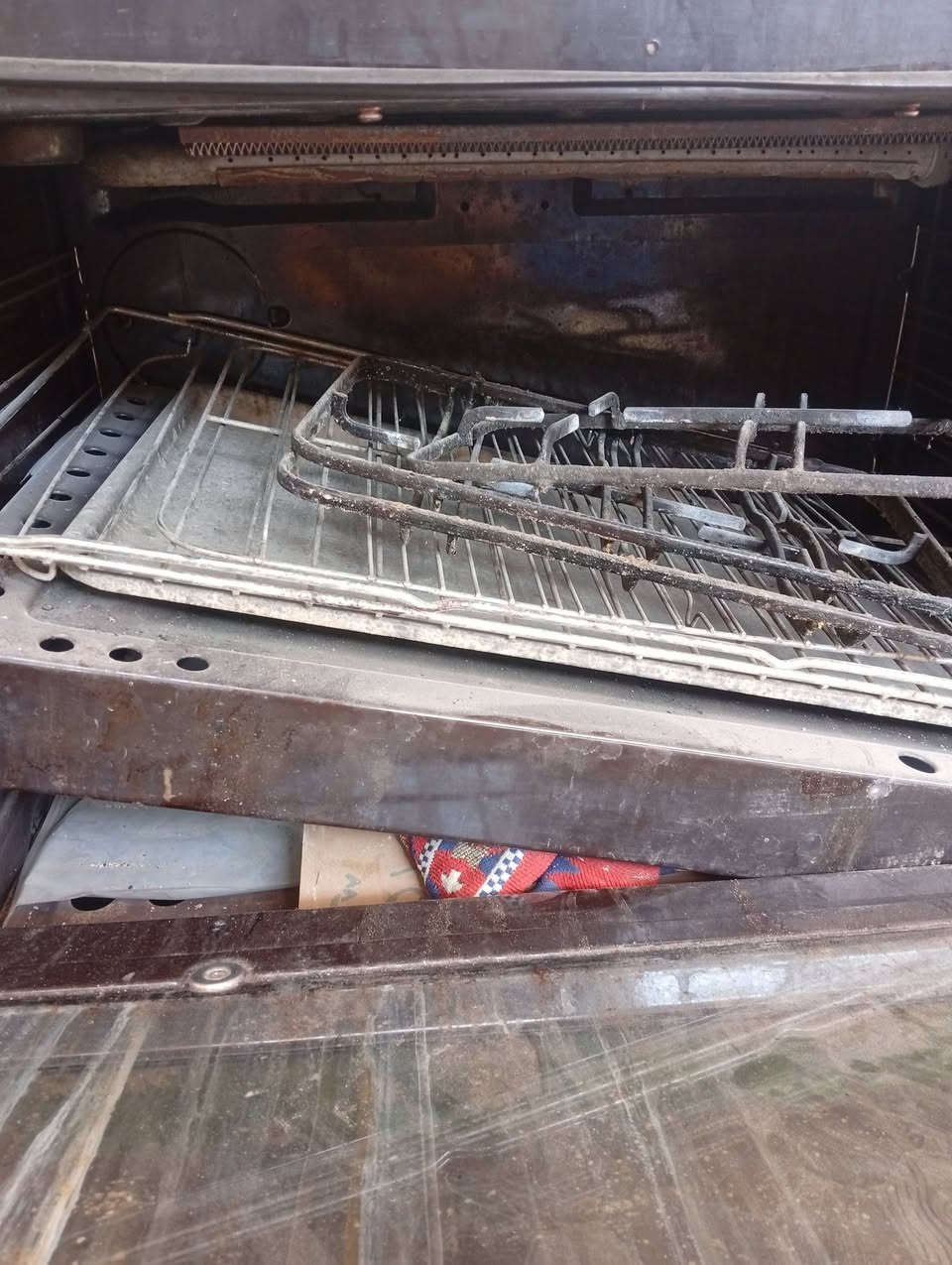 السلام عليكم
طباخ نوعيه كريازي نضيف الطباخ 
فول رقم الهاتف ***********
