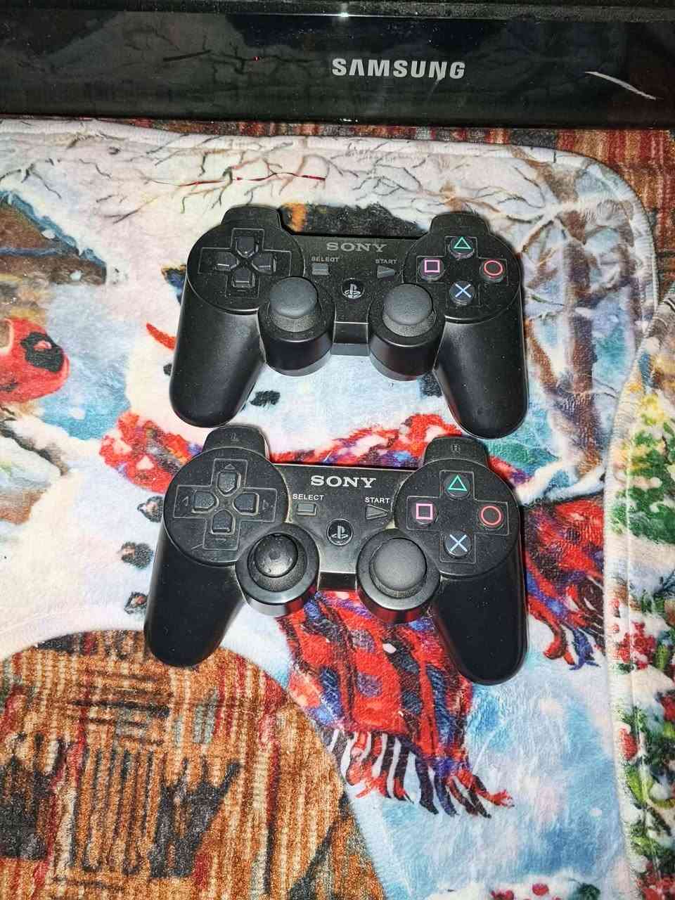 السلام عليكم بليستيشن 3 جهاز حلو وشغال مداخل تصليح ابد موجود لستيكر بي ٨ العاب منها بيس 18 وجيتي اي 5 وكريتوس ثلاث اجزاء وكلف ديوتي ونشارتد جهاز فقط بي شخوط صغار موضحه ويدات ثنين واير كهرباء واير شحن السعر 100 وبي مجال بسيط مكاني بغداد الشعله


**إذا كنت صاحب هذا الإعلان وتريد حذفه لأي سبب، رجاءا أرسل رسالة إلى الدعم الفني**