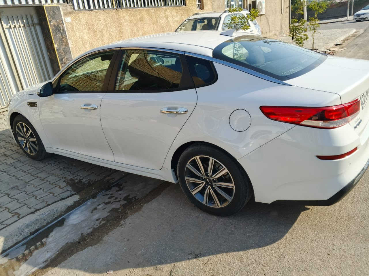 السلام عليكم ورحمة الله وبركاته
اوبتما 19 ابيض صدفي 
مبدل بيها قطعتين اصلي بدون صبغ ولا ارباك
محرك وكير وحداديه مامفتوحات 
رقم اربيل بسمي شخصيآ 
رقم وسنويه جدد لل 31 
مكانها نجف 
***********
