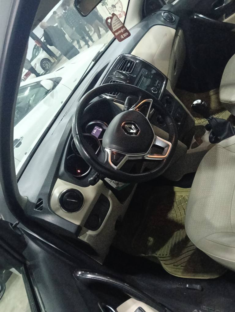 بەناوی خودا
ڕینۆی سونبول،2019زۆرجوان بێ بۆیاخ
گێڕئۆتۆماتیک،سپی بەفری
بێ شوخت،بێ سارد،51هەزارڕۆشتووە
گێڕومەکینەی وەک بیلاد ماوەتەوە
سەنەوی تانزیکی 2027تازەیە
ABS،جام کارەبا،ناوزەرد،4تایەی تازە
0750179216،،نرخ،،88$قفڵ
***********هەڵەبجەی شەهید حلبجة, السليمانية
