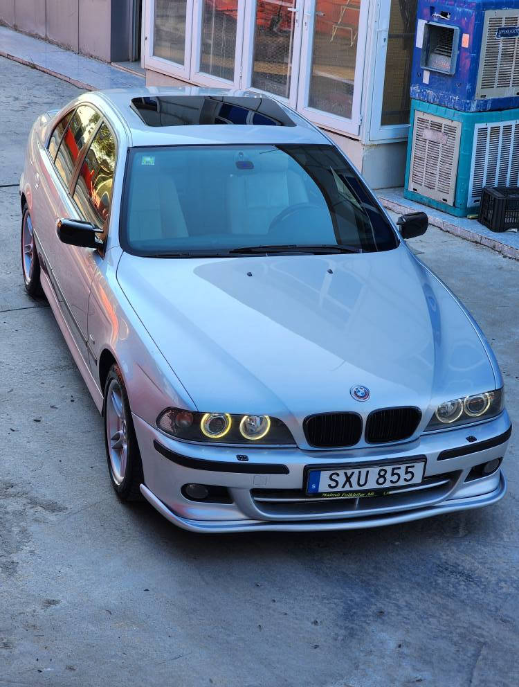 بێیم سەقەر
***********
***********
بێیم سەقەر ئەورپی 
 مەنەفیست ئەسلی برایم خالیل هیندە نابیت داخیل بووە
مۆدیل 2002 مەکینە 525i 
مواسفات ئیم سپۆرت بیلاد ناو زارد سلاید شاشە پینج پەردە کوشن هیتەر 
فولە بەس کوشن کارەبا نیە سەیاریکی زۆر خاونە یەک دەستە مالی دۆستە هەموو گیانی بەشەر نرخی 95 وەرقە
رەقەم موبایل 
***********
*********** رانية, السليمانية
