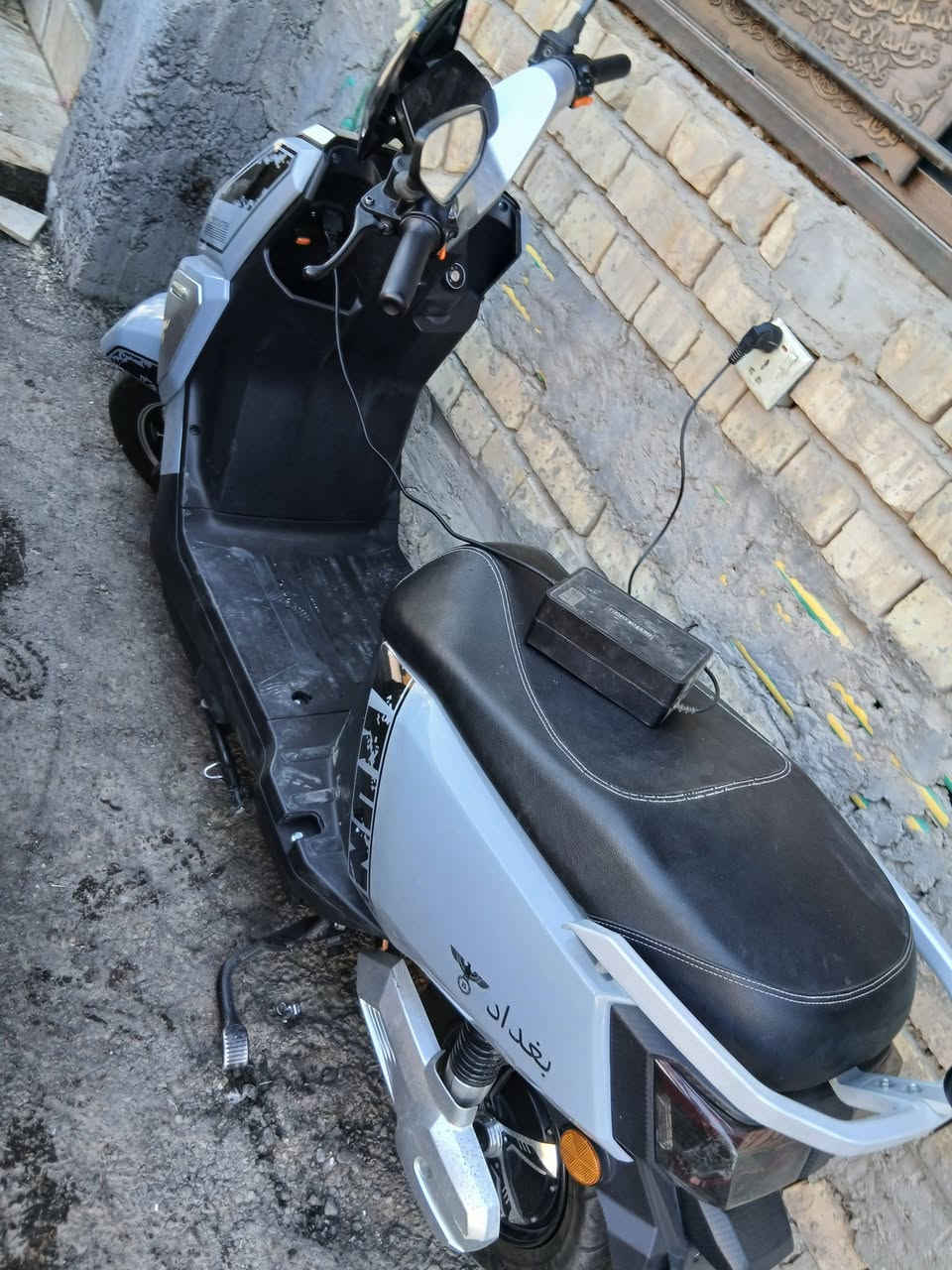 سلام عليكم درجه شحن من نوع ماتركس موديل 24 درجه نضيفه مابيه كل نقص6 بطاريات تمشيك 50 كيلو اضويه ĹED نضام بك شاحنه مالته البلديه درجه كله بلديه بريكات أمامي خلفي شغال نضم دسك مكاني حي القاهره سعر 550 وبيه مجال بسيط  للاستفسار ***********
