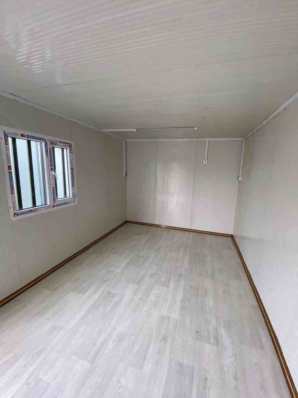 متوفر عدنا كرفان جديد حجم 3×6 شيلمان

صناعة مرتبة وجودة عالية 

الهيكل: شيلمان قوي وثقيل

العزل: فوم كثافة متوسطة (بلوك 18 ملم) يحافظ عالحرارة ويعزل الصوت

الباب والشباك: مقطع تركي أنيق ومتين

الفرش: تايلندي أصلي جودة ممتازة

 الكهربائيات: واير الفنار السعودي 

تشطيب نظيف وشغل مرتب من الآخر

السعر: مليونين و500 فقط

جودة عالية وسعر يناسبك 

📞 للحجز أو الاستفسار: ***********
