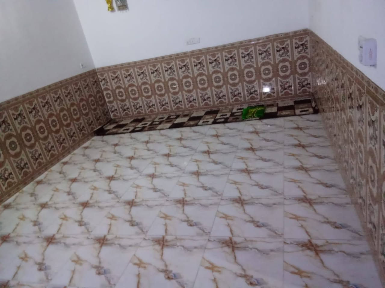 دار للبيع طابو صرف ٢١٥ متر بلقسط  طابقين بناا حديث فول سيراميك عنوان الدار كركوك حي اسرا ***********سعر  تحويل مباشر باسم المشتري موقع مميز خلف التجاري  ***********سعر
