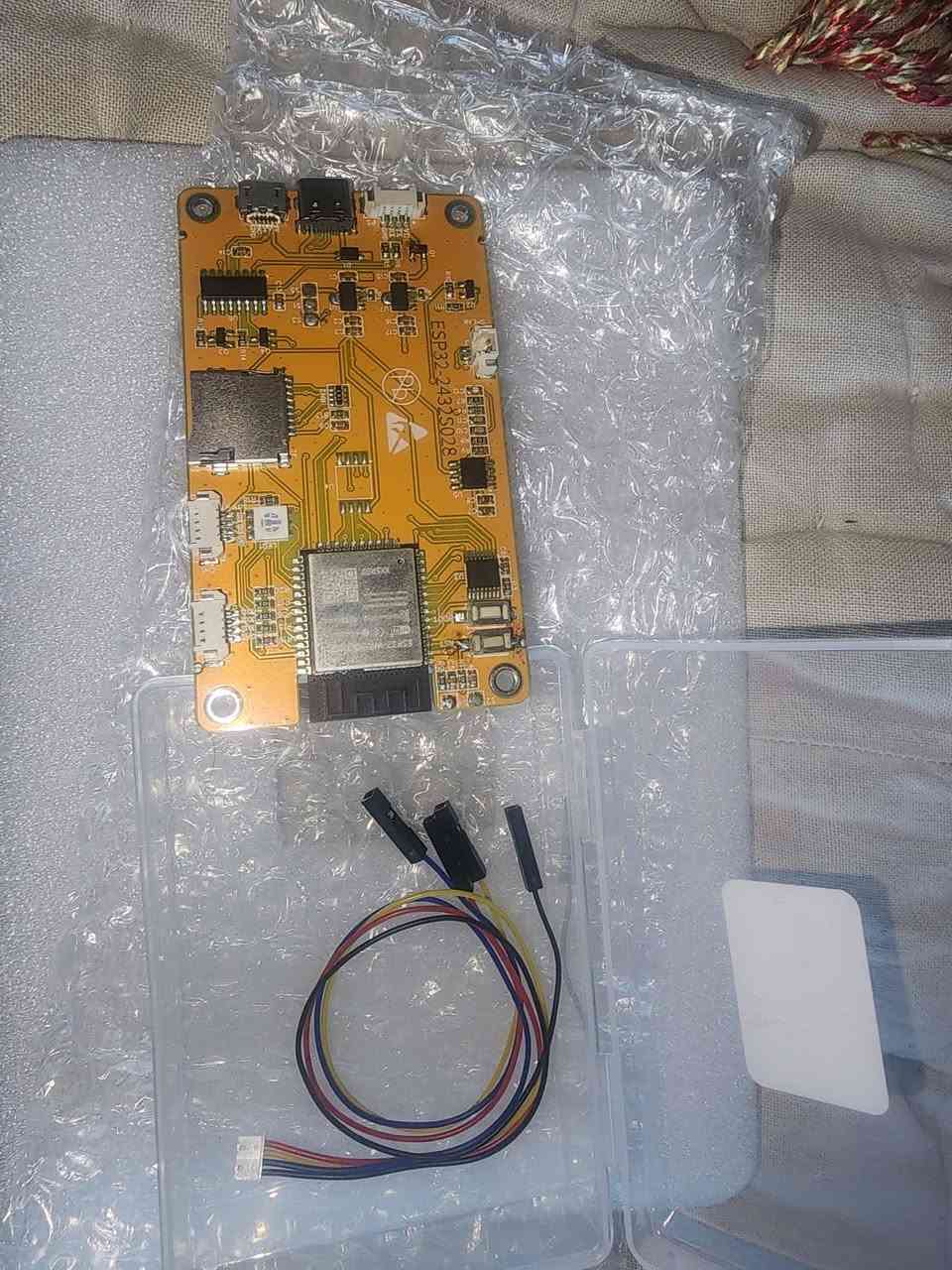 متوفرة القطعه شغالة الشاشه مكسوره


**إذا كنت صاحب هذا الإعلان وتريد حذفه لأي سبب، رجاءا أرسل رسالة إلى الدعم الفني**