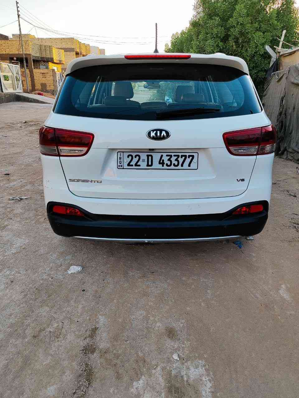 سورينتو موديل ٢٠١٨ للبيع
بيها جاملغ وبنيد وبارد بالباب الخلفيه زغير فول بصمة رقم انكليزي باسمي 
السعر ٢١٥ وبيه شوية  
للاستفسار ***********
