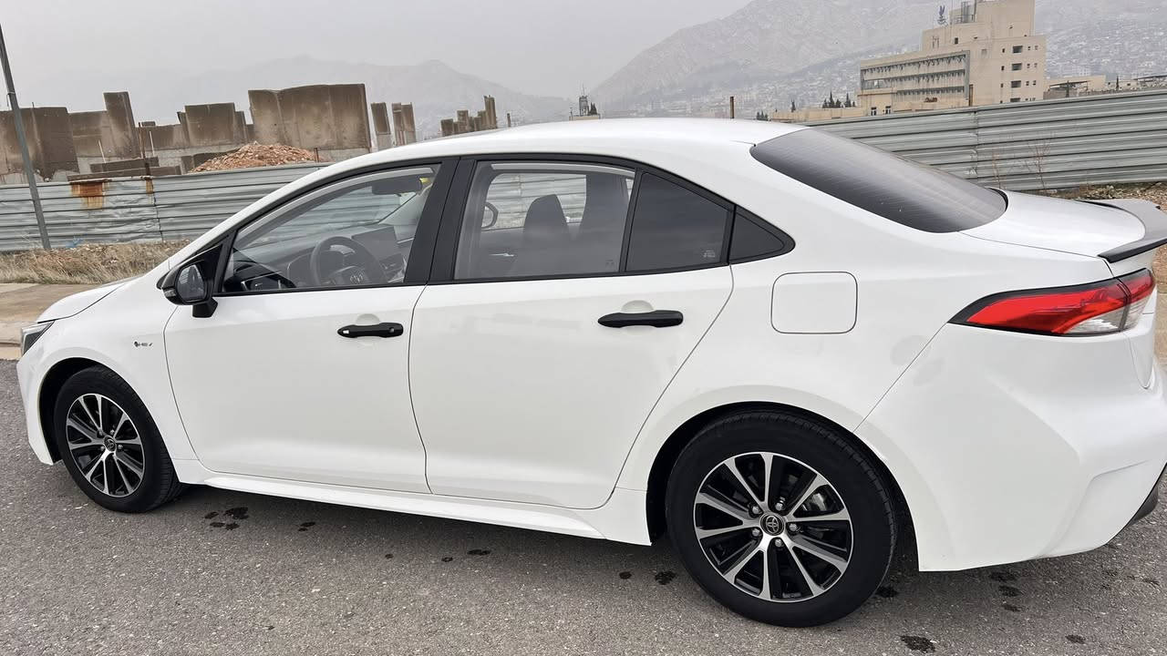 كرولا 2025 هايبريد شكل امريكي
18 هزارا ريفه جوي 
بێ دعم و صبغ هه مي تشت وصع شريكه 
رقم دهوك جاهز 
عنوان دهوك.
سعر 159 ورقه و مجال
. 
تلفون: ***********
