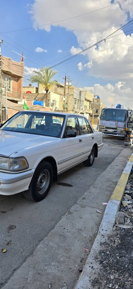 سلام عليكم سياره سوبر سيدان مديل 1990 سياره علا وضع شركة كفاله عامه من دعاميه لدعاميه كفاله عامه   ومن كل نواحي سياره 《جديده جديده 》السياره برغي مامفتوح بيه وسونار كدامكم  ماشيه 200 الف حقيقي مكينه و كير مامفتوحات علا وضع شركه سياره شرط السونار السعرر 135 وبيه مجال   الرقم ***********
