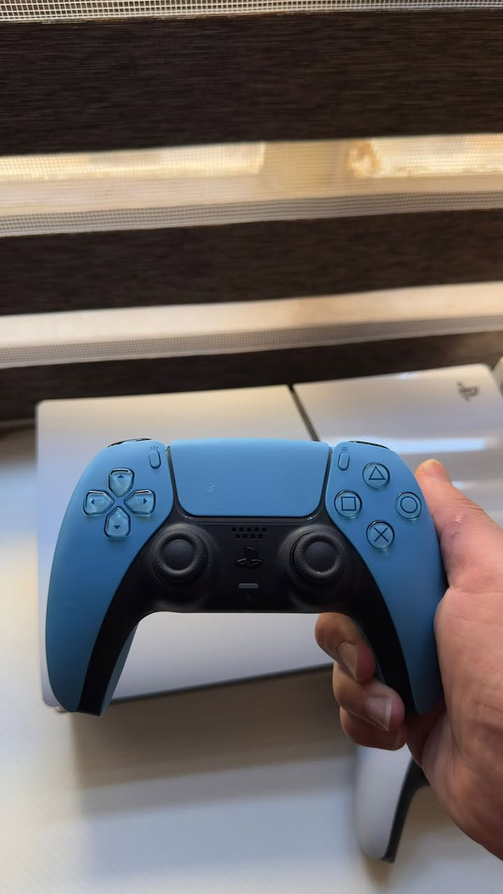السلام عليكم
Ps5 slim digital للبيع(بيه مدخل اقراص)

✅ البلي اخو الجديد مستعمل اقل الشهر
✅ نظيف جدًا وخالي من المشاكل
✅ وياه يدتين أصليات DualSense
✅ وياه لعبتين:

🎮 Resident Evil 2 (RE2)
🎮 The Last of Us

📦 المحتويات كاملة مع الجهاز

الجهاز استخدام خفيف جدًا وحالته ممتازة،

💰 السعر: ٩٥٠ الف 
للاستفسار اكثر مراسلة الصفحة او الاتصال على الرقم :
***********
