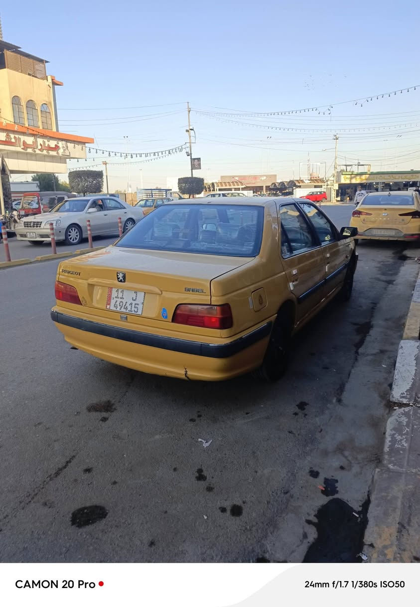 سلام عليكم ورحمه الله وبركاته 
بارص موديل 2015 سياره جديده بيه صبغ بل لهلالت الخلفيه سياره لاجراد للتبديل كير ومحرك مكفولة صدر مامي خلفي جديد تبريد ثلج هيه وغرامات مصفره تخم تاير رقم الجديد وتجي تفحص لحد ما اقتنع 
السعر 49 وبي مجال 
العنوان بغداد الجديدة 
***********
