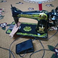 مكينة خياطة • قديمة • نظيفه