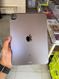 ايباد 11 برو • ١٢٠ فريم • شاشة فطر صغير