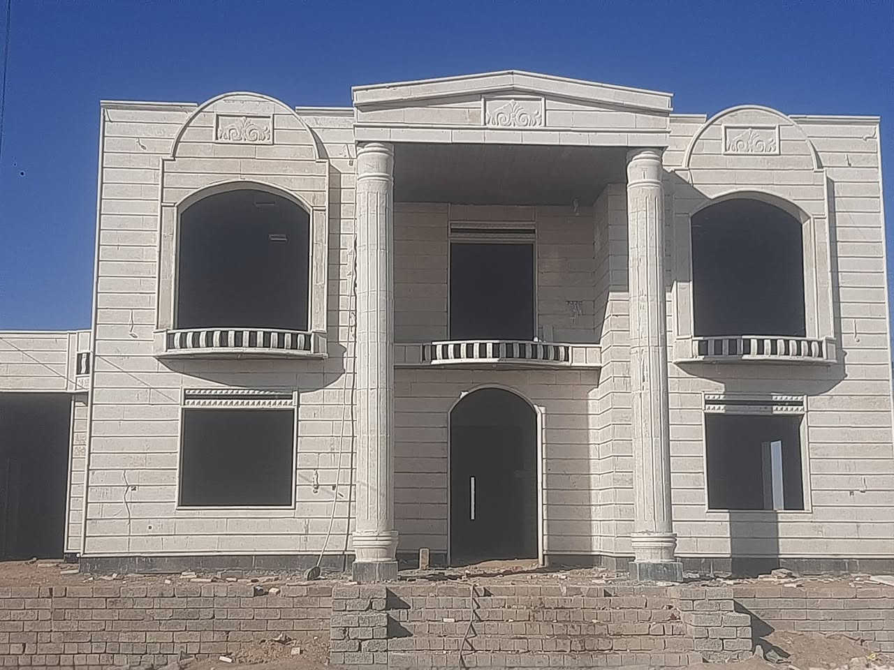 كادر حلان لتغليف الواجهات كرسته وعمل/ ***********
