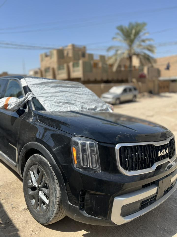 للبيع ✅✅
كيا تيلورايد 2024 اسود .

⸻

!!!!!!!!!!  تفاصيل السيارة: !!!!!!!!!!!!!
 • الموديل: كيا تيلورايد 2024
 • الفئة: LX (النسخة الأساسية)
 • المحرّك: 3.8 لتر V6، يولّد حوالي 291 حصانًا وعزم دوران 262 رطل-قدم.
 • ناقل الحركة: أوتوماتيكي بـ8 سرعات.
 • نظام الدفع: دفع أمامي (FWD).
 • اللون الخارجي: أسود.
    صور الحادث مرفقة بالمنشور!!!
      المواصفات القياسية لفئة LX:
 • المحرّك: 3.8 لتر V6.
 • نظام الدفع: دفع أمامي (FWD).
 • ناقل الحركة: أوتوماتيكي بـ8 سرعات.
 • عدد المقاعد: 7 مقاعد.
 • الميزات القياسية:
 • شاشة لمس بحجم 12.3 بوصة.
 • دعم Apple CarPlay™ وAndroid Auto™.
 • وضعيات قيادة مختلفة عدد 4
 • مقاعد SynTex.
 • تحكم أوتوماتيكي في المناخ ثنائي المناطق.
 • مفتاح ذكي مع زر تشغيل.
 • مثبت سرعة تكيفي.
 • نظام مراقبة النقطة العمياء.
السعر (240 ورقة) !!
للأستفسار على باقي التفاصيل 
الاتصال على الرقم
 (( 0772 475 8011‬ ))
