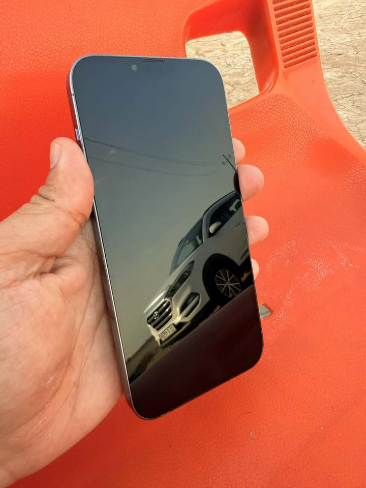 13 برو ماكس ذاكره 256 بطاريه 92 مبدل فقط شاشه اصليه ٣ خيارات وحلوه وفيس أيدي شغال مكاني ديالي بعقوبه رقمي ***********
