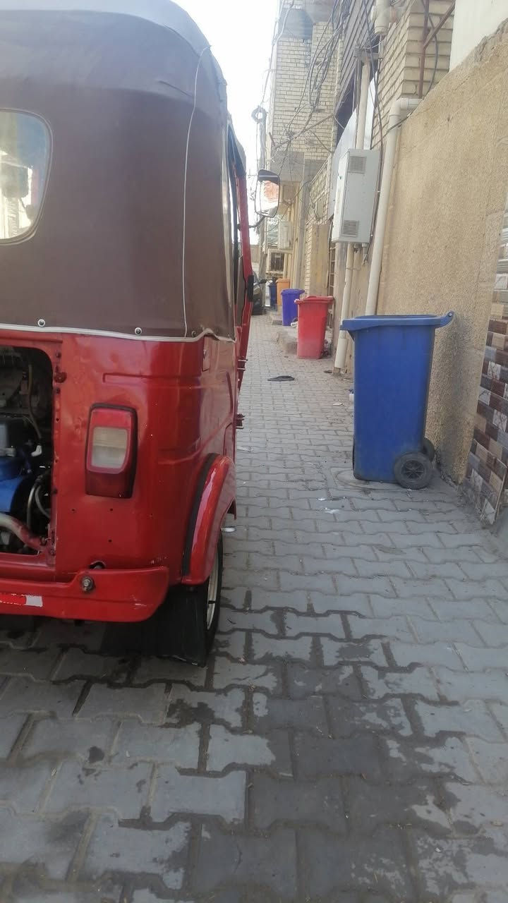 سلام عليكم شباب تك تك موديل 22 شهر 11 خير من الله من محرك من اكسل من كهربائيات مثل مواضحه بل تصوير غير بس ضربه جوه باب البانزين ومرشوشه رقم وسنويه جديد 
مكاني بغداد الشعله
***********
سعره 8800
