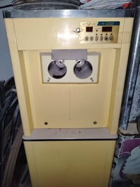 مكاين شغالة • واحدة ناقصة • ثانية كاملة