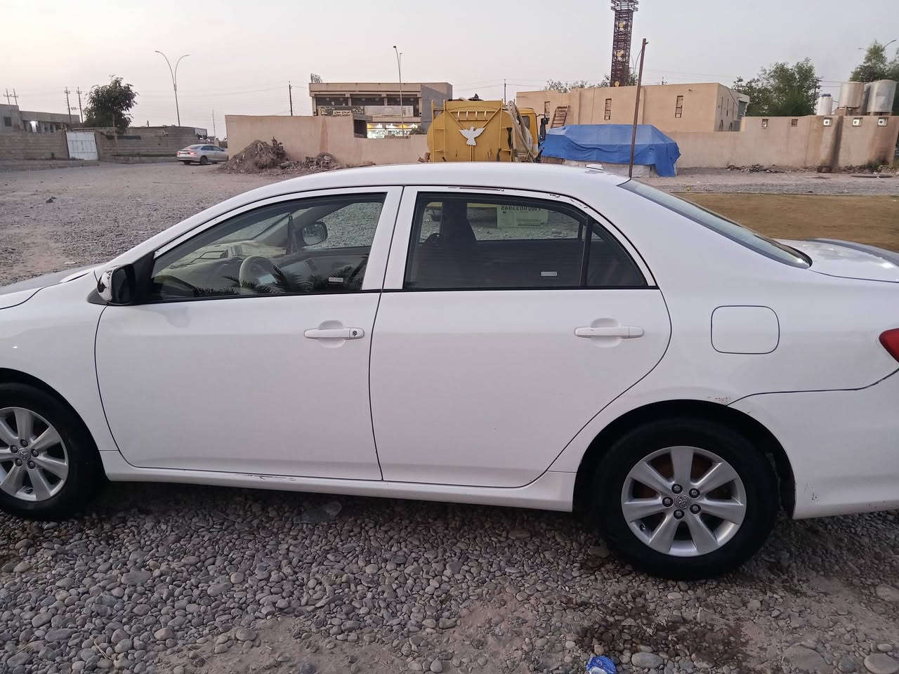 سلام عليكم كورلا موديل 2009 وارد امريكي بيها باب امامي صبغ وجاملخ خلفي صبخ بدون دواخل سنويه بأسمي كبل تحويل رقم انبار 
 سعر دفتر وخمسه وبيها مجال 
المكان / الانبار الرمادي 
رقم الهاتف / ***********
