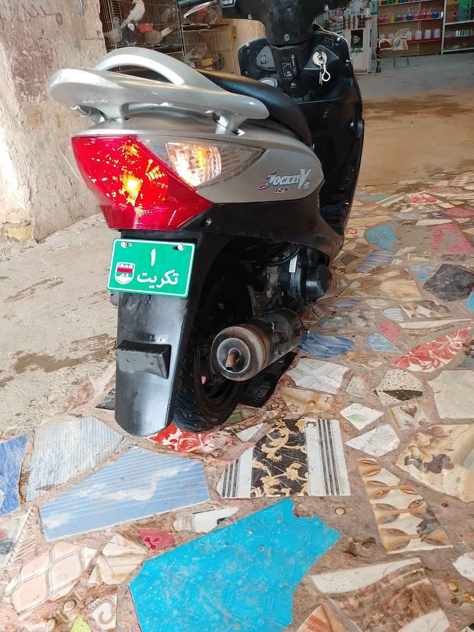 السلام عليكم اخوان دراجه للبيع موديل 2013 دراجه رمبه برغمه مفتوح الله شاهد صار لي شهر من اخذتها هسه ما احتاجها بعد الك تراي بيها منا للناصريه سعر 750 وبيها مجال للشراي العنوان قضاء الرفاعي استفسار عن رقم الهاتف او على الصفحه الشرايبي خير ويتدلل دراجه نظيفه محرك قشر كامله كامله احطك وراي لا تريد نطلع للناصريه نروح ونرجع ***********
