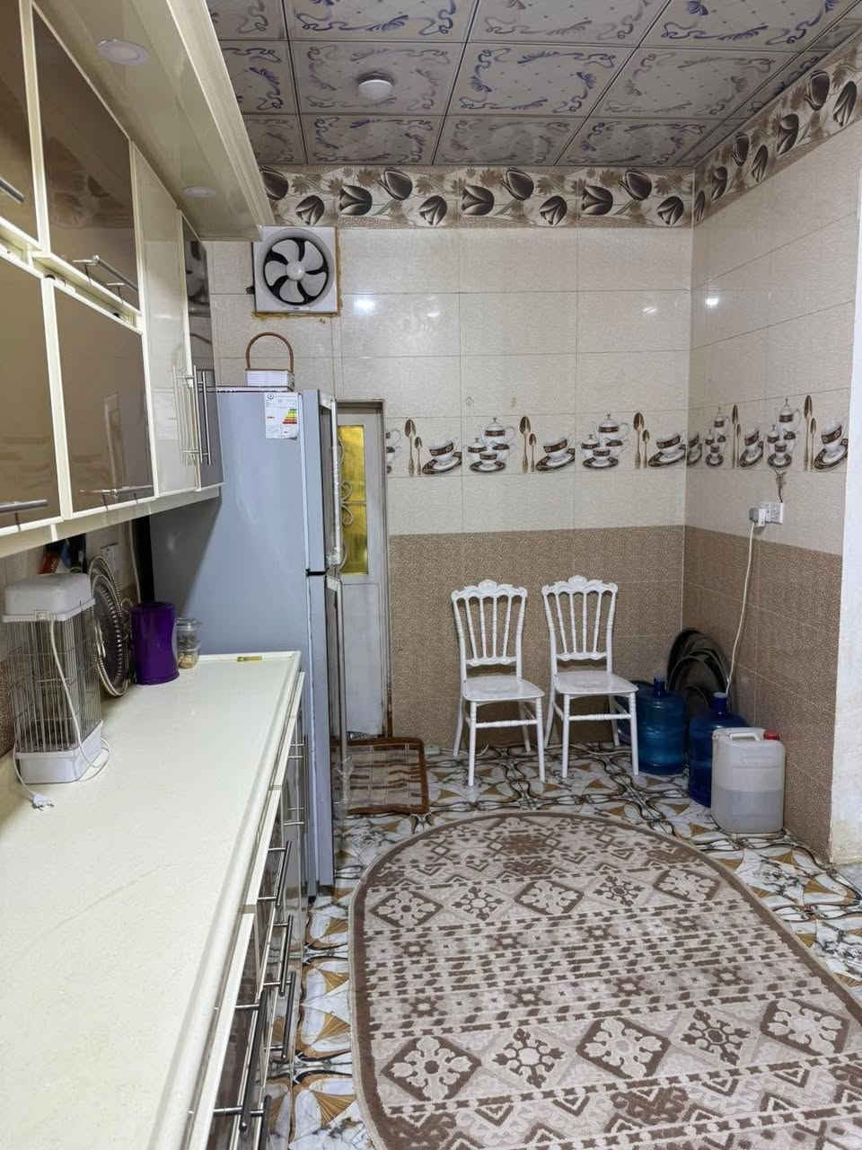 بيت للبيع /السماوه 
منطقه٣٦مساحه ١٢٥متر مربع واجهة ١٠متر ونزال ١٢،٥٠مجاور الركن الفرع المقابل مدرسة البيت العتيق قرب بيت عمار ال غريب 
يتكون الطابق الأول من غرفة نوم وصالة واستقبال ومطبخ وصحيات داخلية وخارجية سنه البناء ٢٠١٧البيت مسلح
الطابق الثاني غرفه وصاله صغيره +سطح  شتايگر
للاستفسار اتصال أو مراسله الصفحه ***********
ملاحظة مستعدون لاستقبال كافه العروض العقارية

