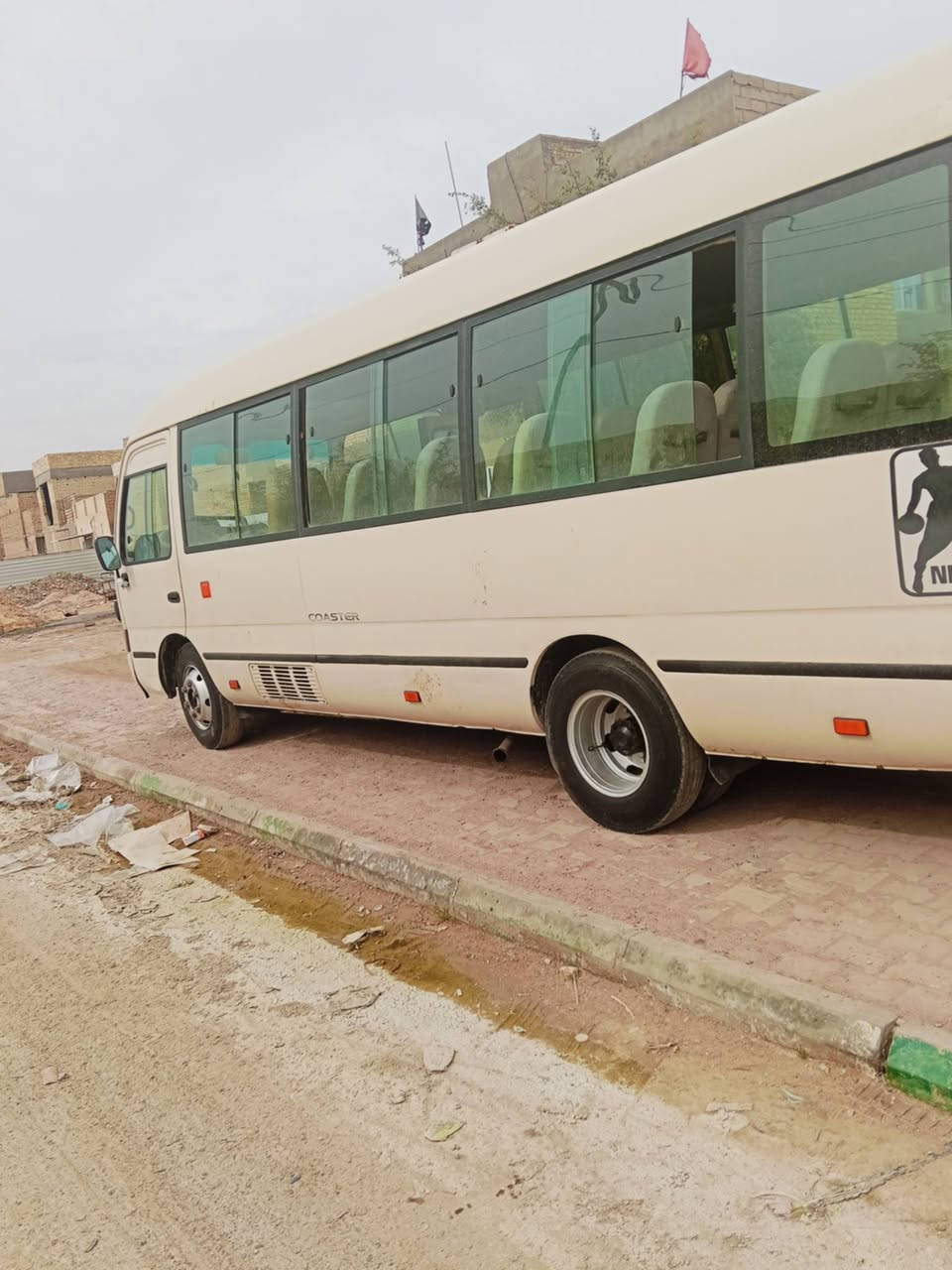 سلام عليكم من رخصت مدير الكروب المحترم سياره كوستر كمنز للبيع او مراوس سيار خير من الله تفاصيلهه خابرني وتدلل هاذه رقمي ***********
